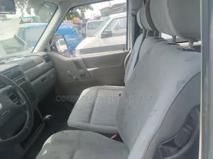 Volkswagen Transporter 2005 White