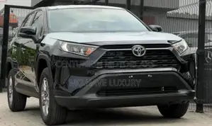 New Toyota RAV4 XLE Premium 2025 Black