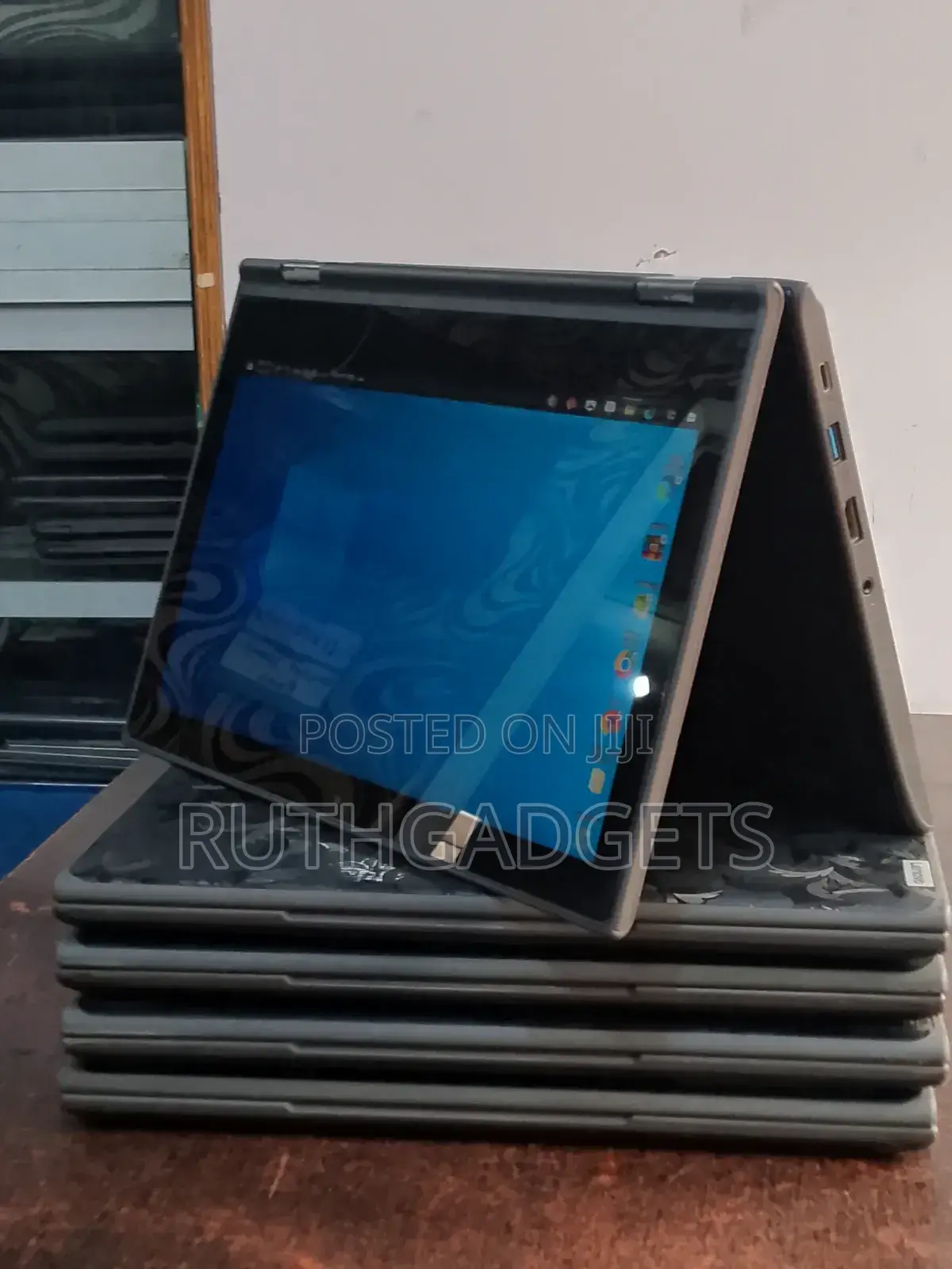 Laptop Lenovo 300e 4GB Intel Celeron SSD 128GB
