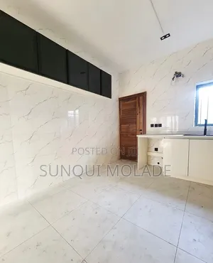 4bdrm Townhouse / Terrace in Lekki Phase 1 for rent