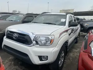 Toyota Tacoma 2013 White