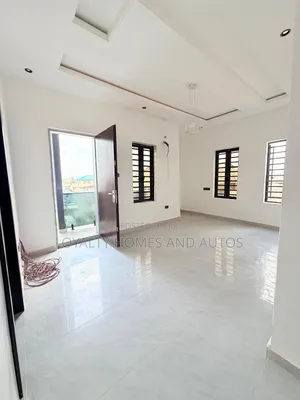 5bdrm Duplex in Airport Road / Ikeja for sale