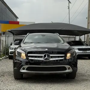Mercedes-Benz GLA 250 2016 Black