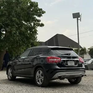 Mercedes-Benz GLA 250 2016 Black