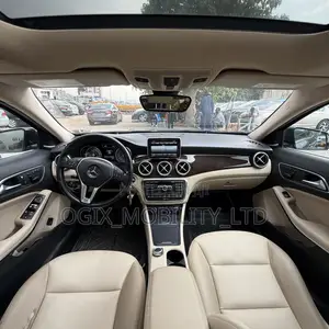 Mercedes-Benz GLA 250 2016 Black