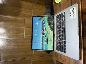 New Laptop Apple MacBook Pro 8GB Apple M2 SSD 512GB