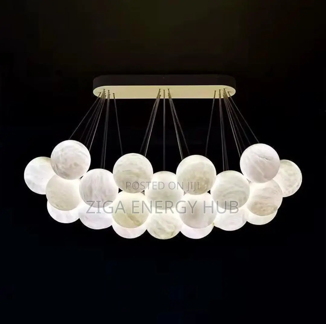 Luxurious Globe Chandler Light