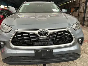 Toyota Highlander XLE AWD 2020 Gray