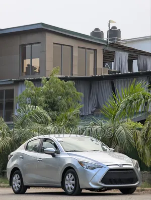 Toyota Yaris LE Sedan 4dr 2019 Silver