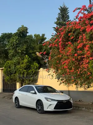 Toyota Camry XSE V6 4dr Sedan (3.5L 6cyl 6A) 2016 White