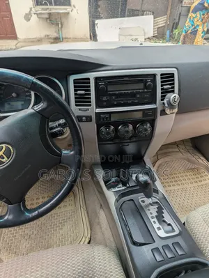 Toyota 4-Runner SR5 V6 2007 Gold