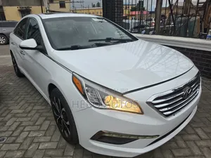 Hyundai Sonata Base Sedan FWD (2.4L 4cyl 6A) 2017 White