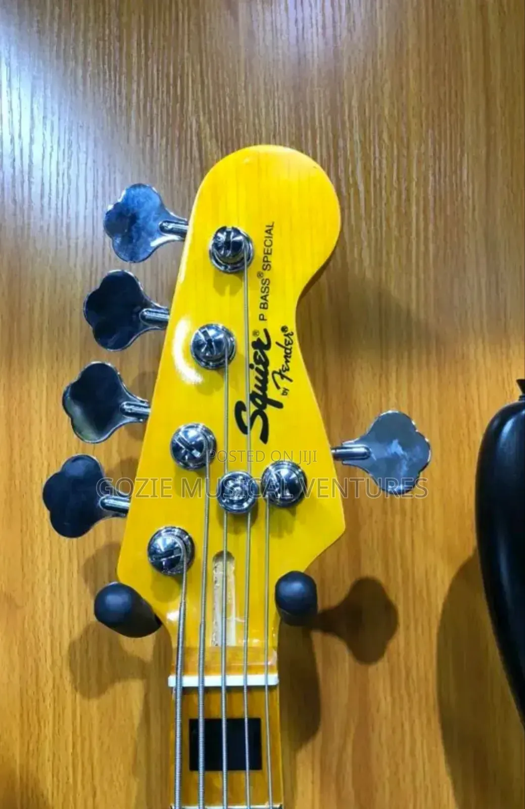 Squier Fender Classic Vibe '70s Jazz Bass Guitar Five String Ative