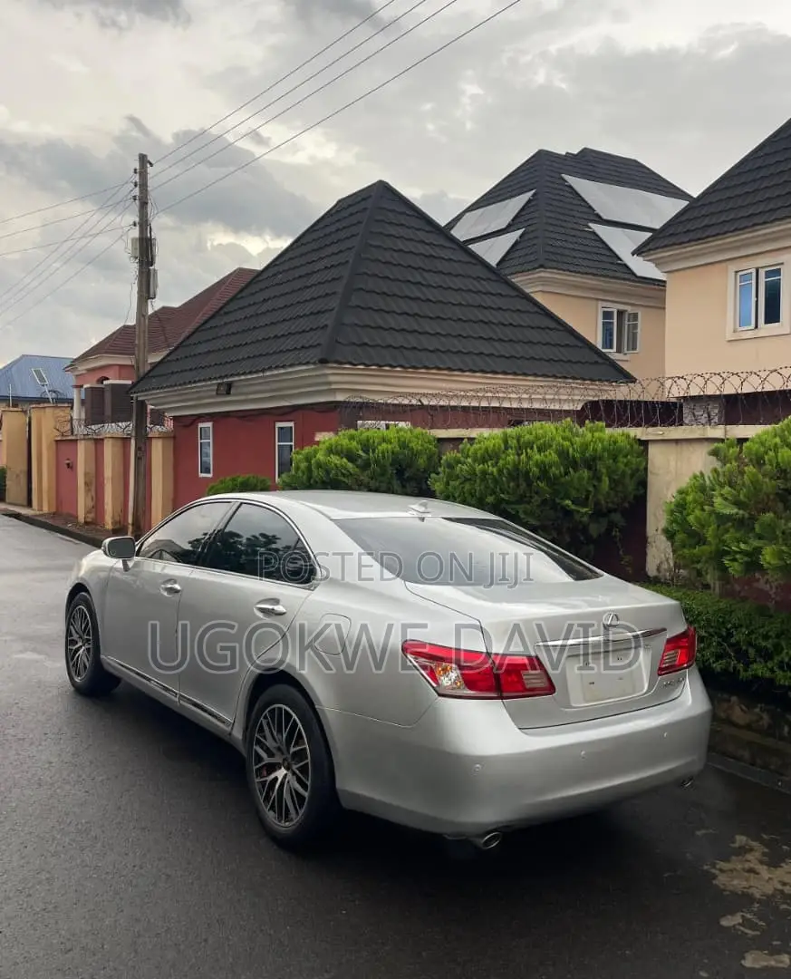 Lexus ES 2012 Silver