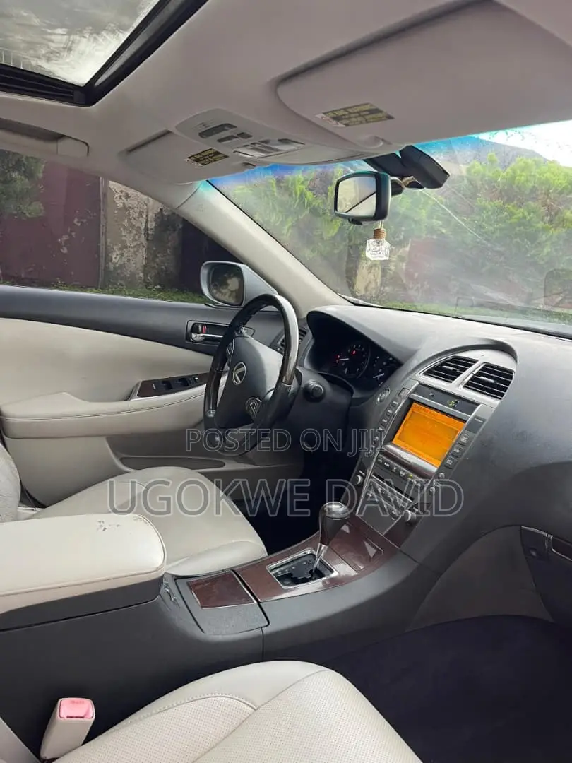Lexus ES 2012 Silver