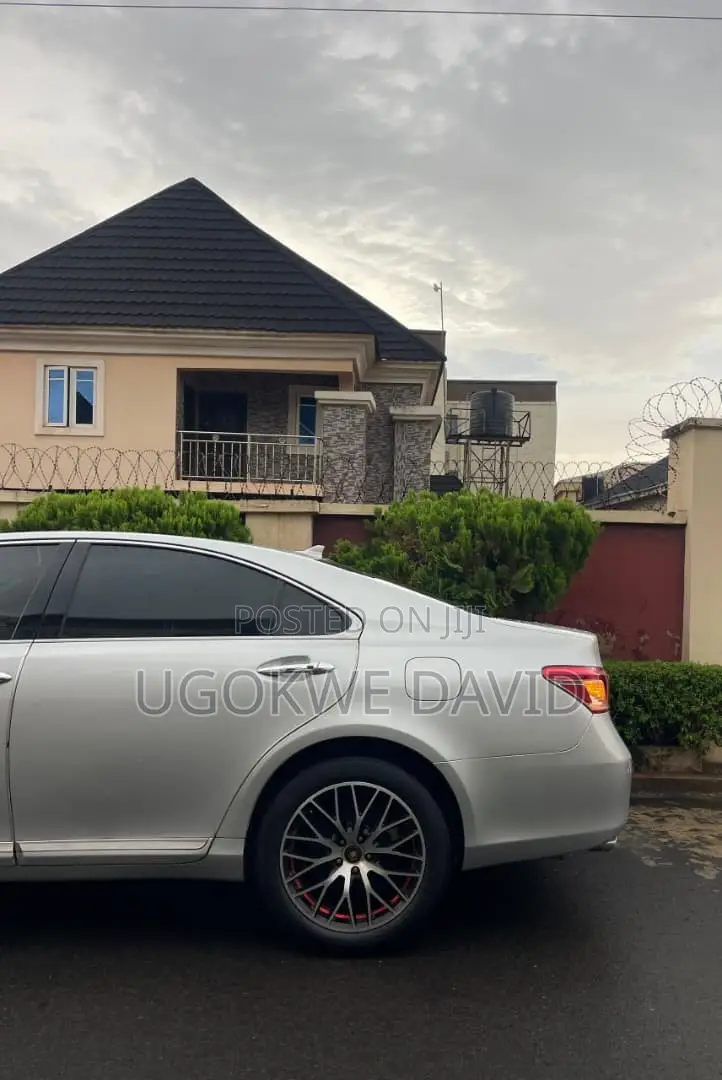 Lexus ES 2012 Silver