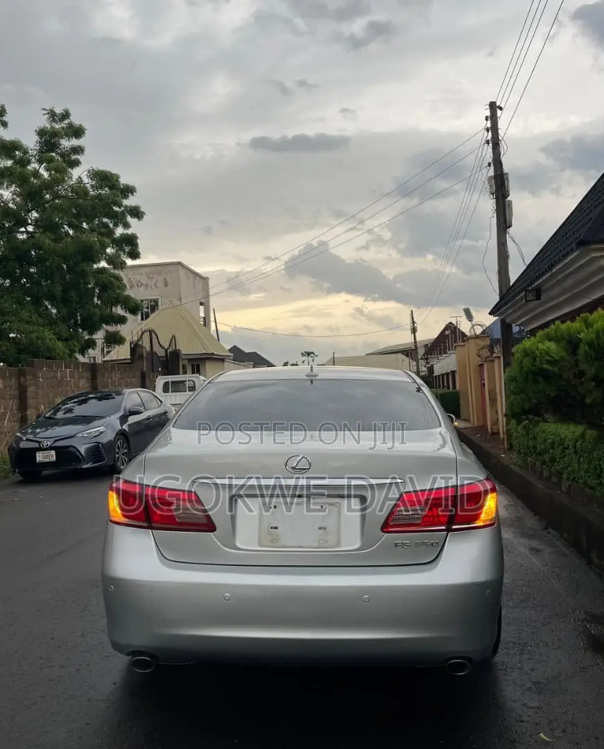 Lexus ES 2012 Silver