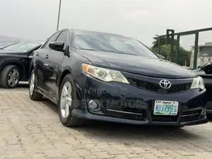 Toyota Camry SE 4dr Sedan (2.5L 4cyl 6A) 2014 Black