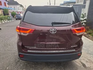 Toyota Highlander XLE 2019 Burgundy