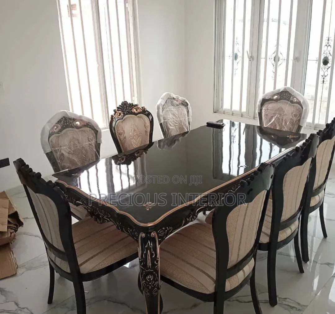 Royal 8 Seaters Dining Set