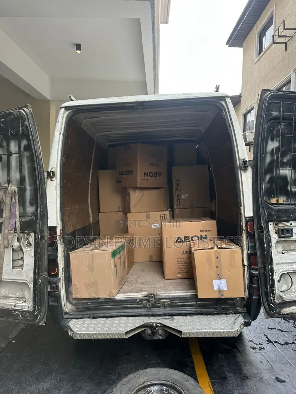 Cargo Buses (Lt) for Hire
