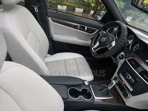 Mercedes-Benz C300 Sport 4Matic Sedan AWD (3.5L 6cyl 7A) 2014 Black