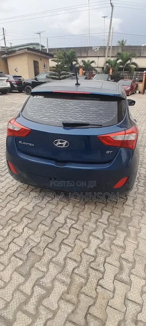 Hyundai Elantra SE 4dr Sedan (1.8L 4cyl 6A) 2014 Blue