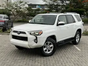 Toyota 4-Runner SR5 Premium 4WD 2023 White