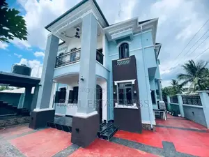 4bdrm Duplex in Uyo for sale