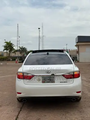 Lexus ES 2015 White