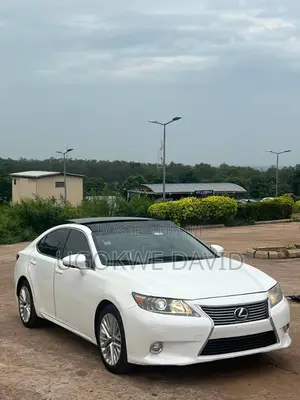 Lexus ES 2015 White