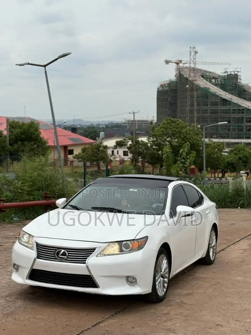 Lexus ES 2015 White