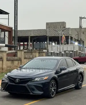 Toyota Camry 2018 Gray