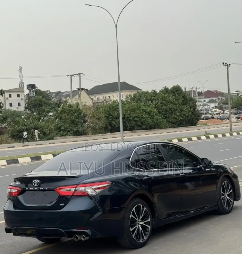 Toyota Camry 2018 Gray