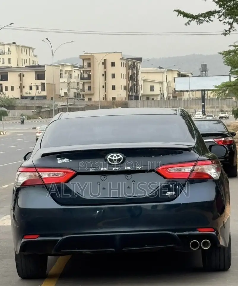 Toyota Camry 2018 Gray