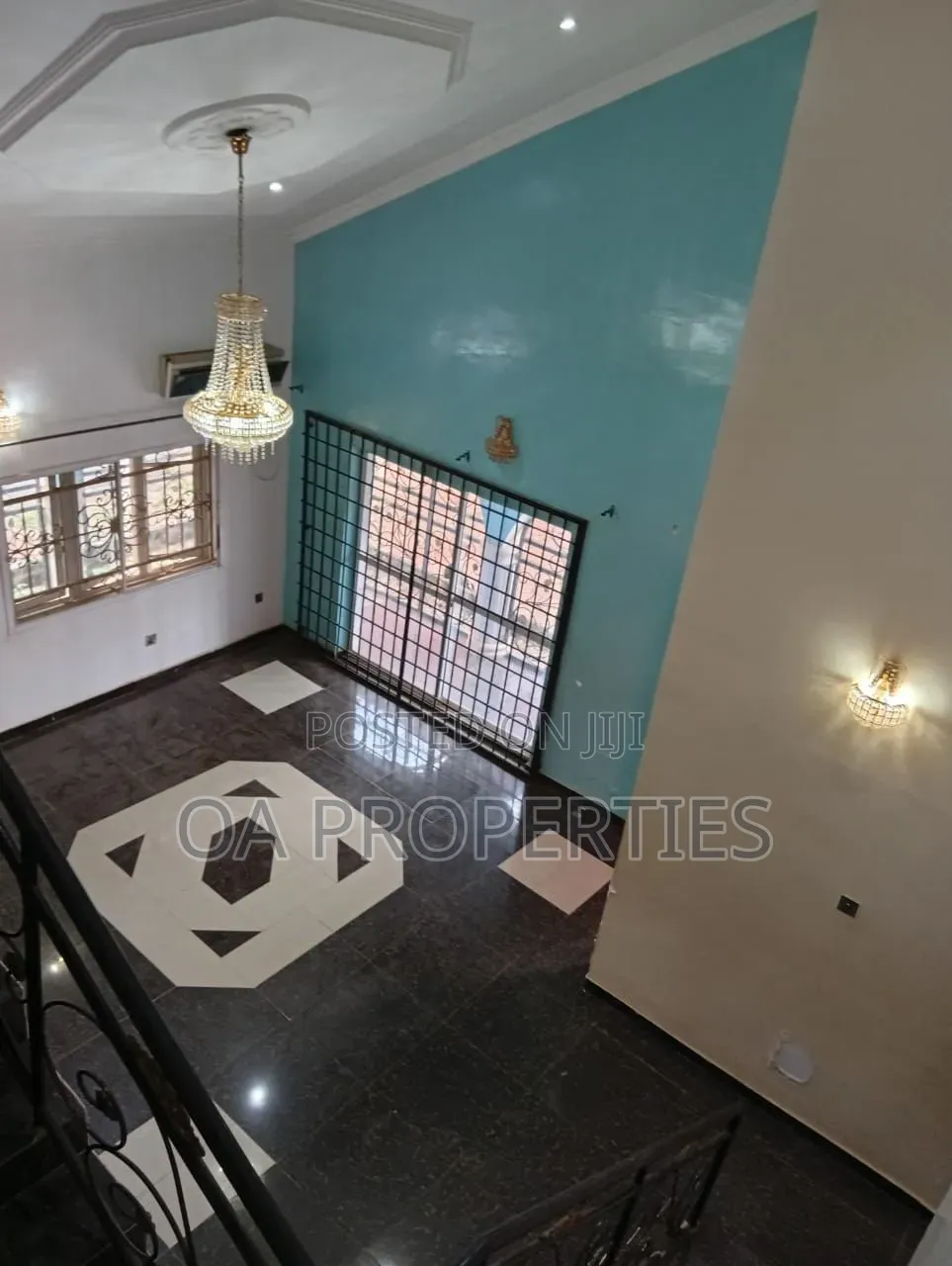 5bdrm Duplex in Sharp Corner, for rent