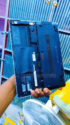 Laptop 8GB Intel Core i5 SSD 128GB