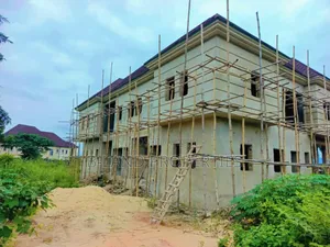 8bdrm Duplex in Sunray Estate for sale