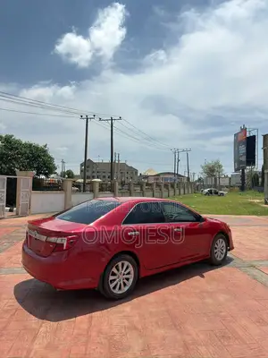 Toyota Camry SE 4dr Sedan (2.5L 4cyl 6A) 2012 Red