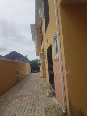 Furnished 3bdrm Apartment in Dominion School, Awoyaya for rent