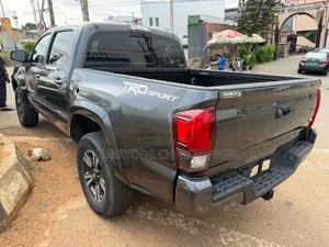 Toyota Tacoma 2019 Black