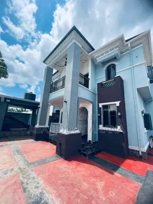 4bdrm Duplex in Stadium Road, Uyo for sale