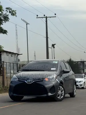 Toyota Yaris LE Hatchback 3dr 2015 Gray