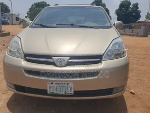 Toyota Sienna 2005 Gold