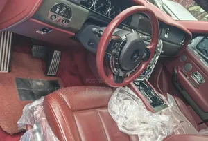 Rolls-Royce Cullinan Base 2020 White