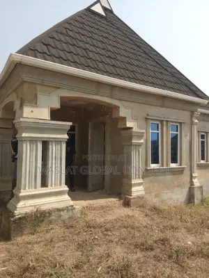 3bdrm Bungalow in Sapoyoro Estate, Osogbo for sale
