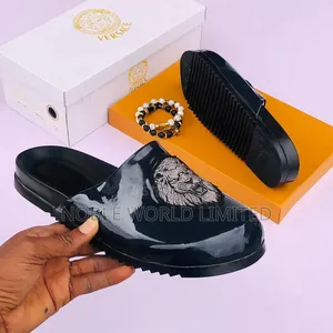 Versace/ Buberry Black Half Shoes Jce 6g
