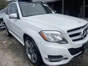 Mercedes-Benz GLK-Class Base GLK 350 4dr AWD 4MATIC (3.5L 6cyl 7A) 2015