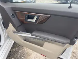 Mercedes-Benz GLK-Class Base GLK 350 4dr AWD 4MATIC (3.5L 6cyl 7A) 2015