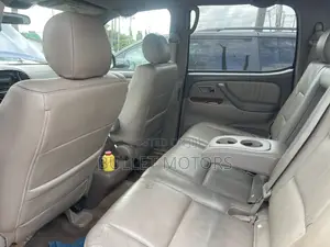 Toyota Sequoia SR5 4dr SUV 4WD (4.7L 8cyl 5A) 2006 Blue